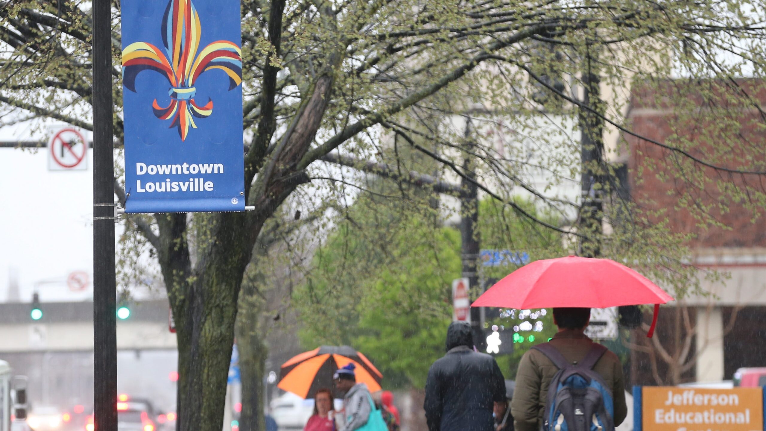 Louisville Tornado Watch: Severe Weather Forecast Affects Kentucky and Indiana – Stay Safe!