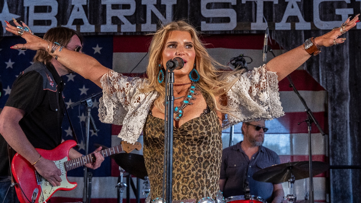 Jessica Simpson’s Secret Weapon: Snake Sperm for Vocal Power | FYM News