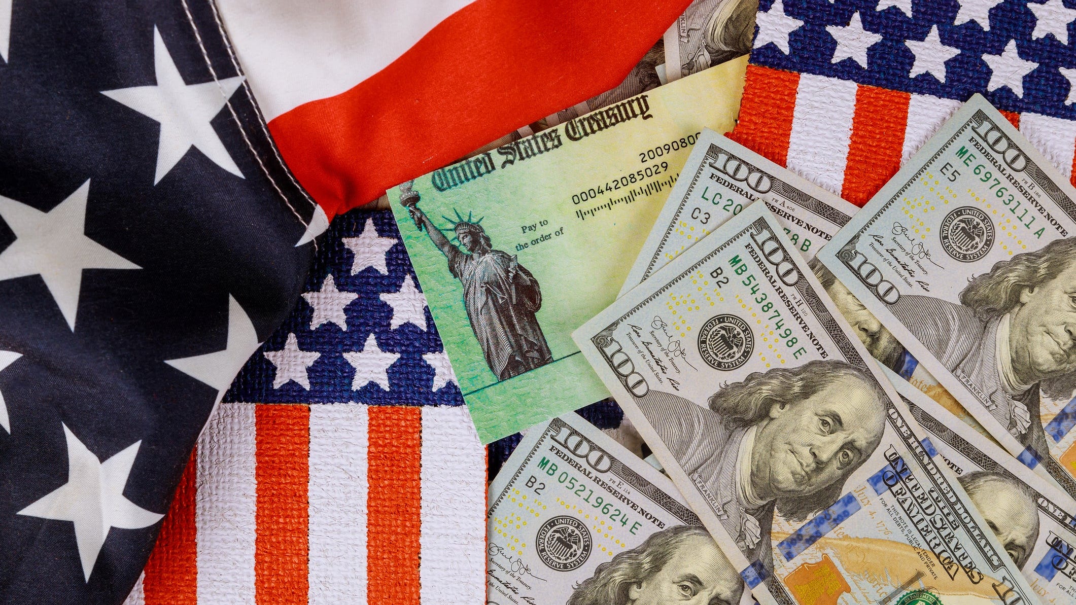 Reasons Americans Might Have to Wait for DOGE Stimulus Check Payouts | FYM News