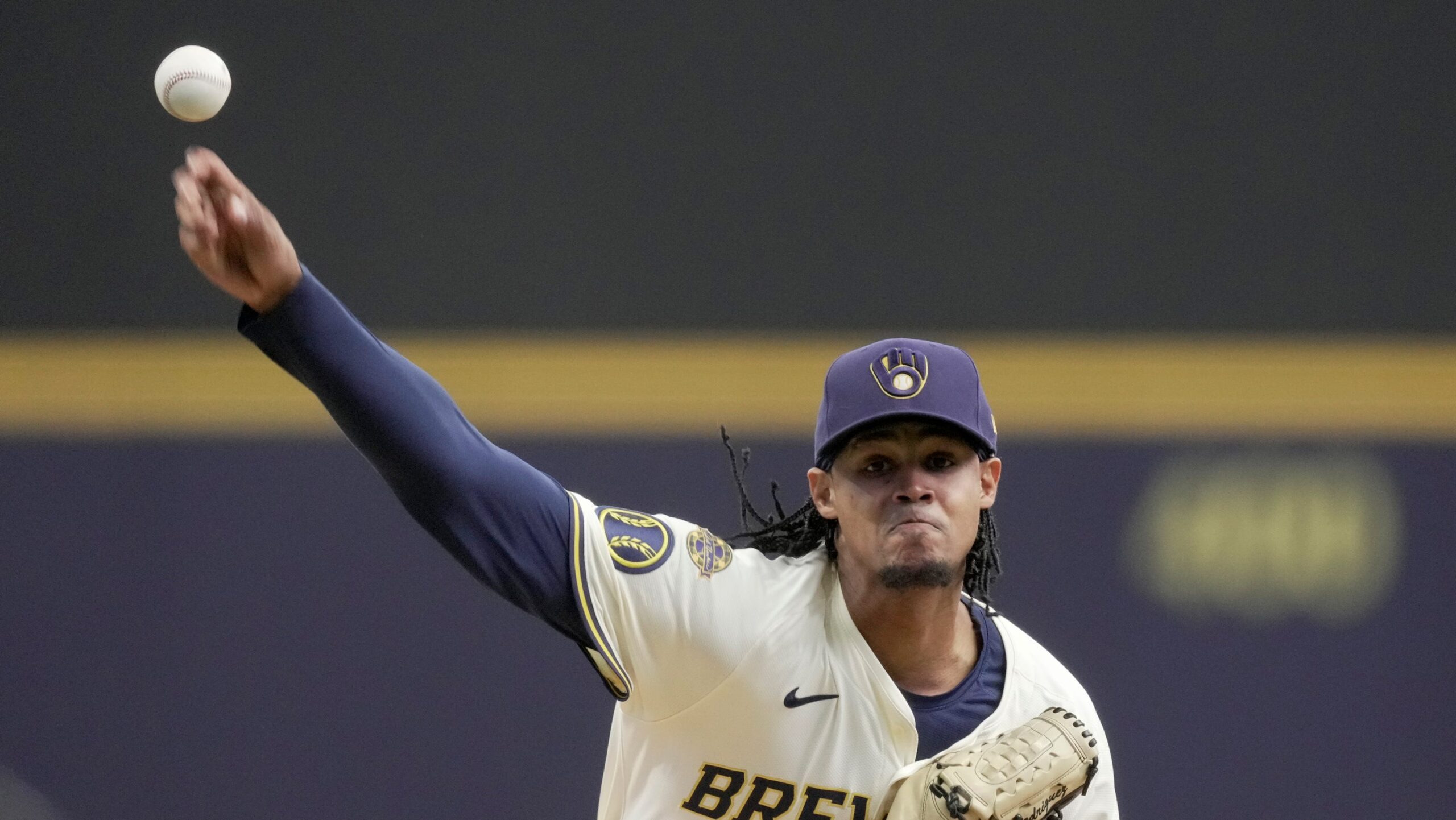 Reds Defeat Brewers 4-0: Elvin Rodriguez Struggles in Second Inning