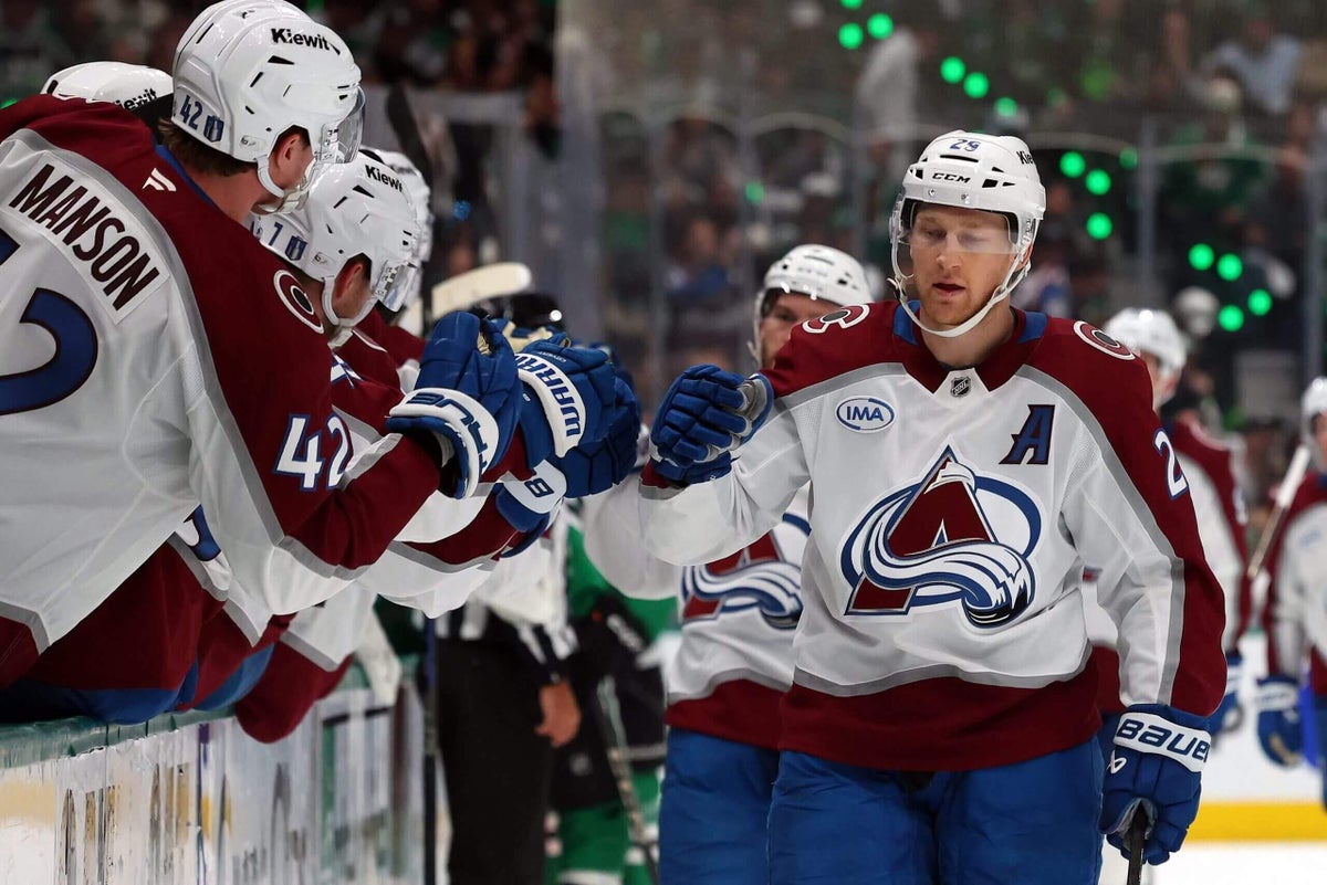 Ted Lindsay Award Finalists: Will MacKinnon Repeat? | FYM News