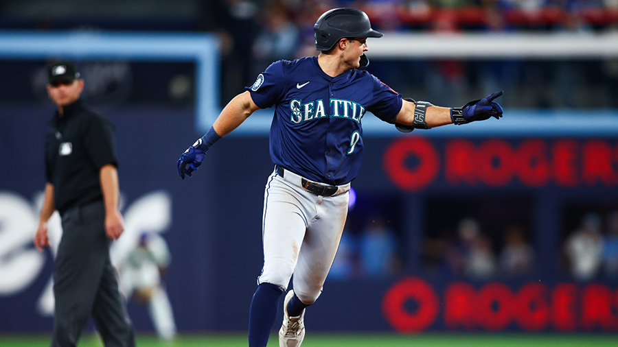 Ben Williamson’s Web Gem: Mariners Rookie Steals the Show