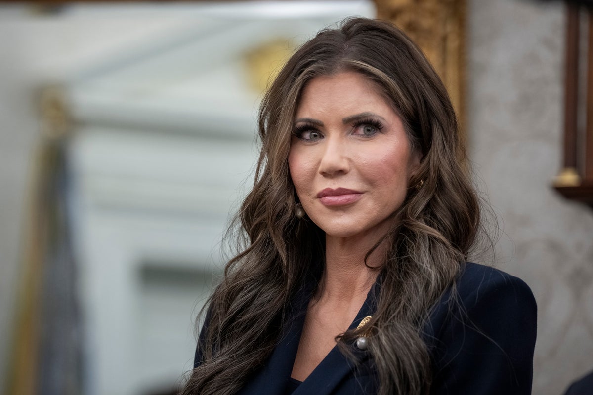 Kristi Noem’s Handbag Stolen: Security Badge and $3,000 Missing | FYM News