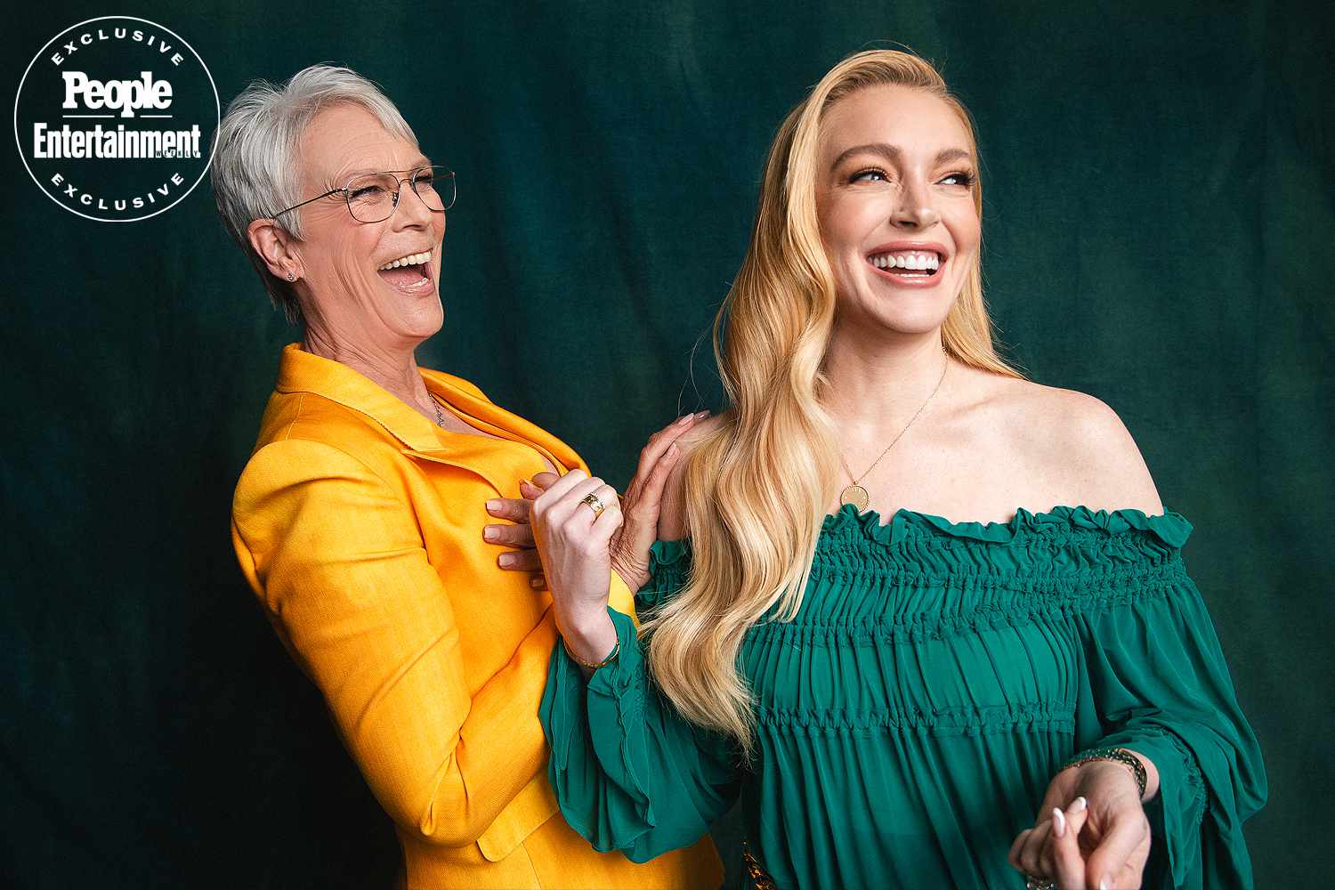 CinemaCon 2025: See Lindsay Lohan, Sydney Sweeney & More Celebrity Photos | FYM News