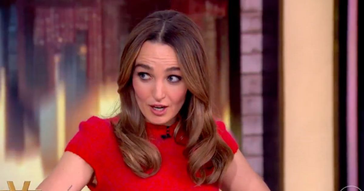 Chloe Fineman’s Melania Trump Impression: Jennifer Coolidge 2.0?
