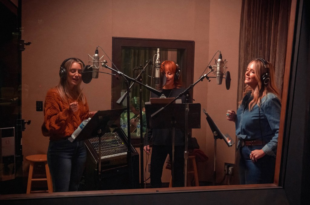 New Reba McEntire, Miranda Lambert & Lainey Wilson Song, ‘Trailblazer’
