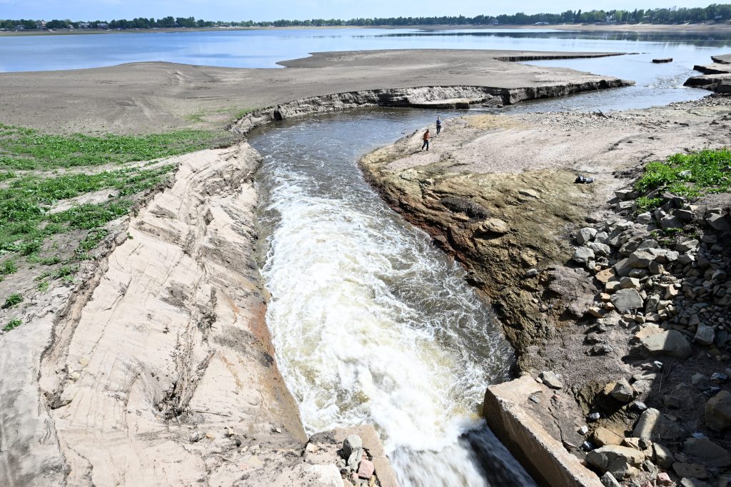Colorado Parks and Wildlife: Fish Die-Off in Lake Loveland Blamed on Low Water