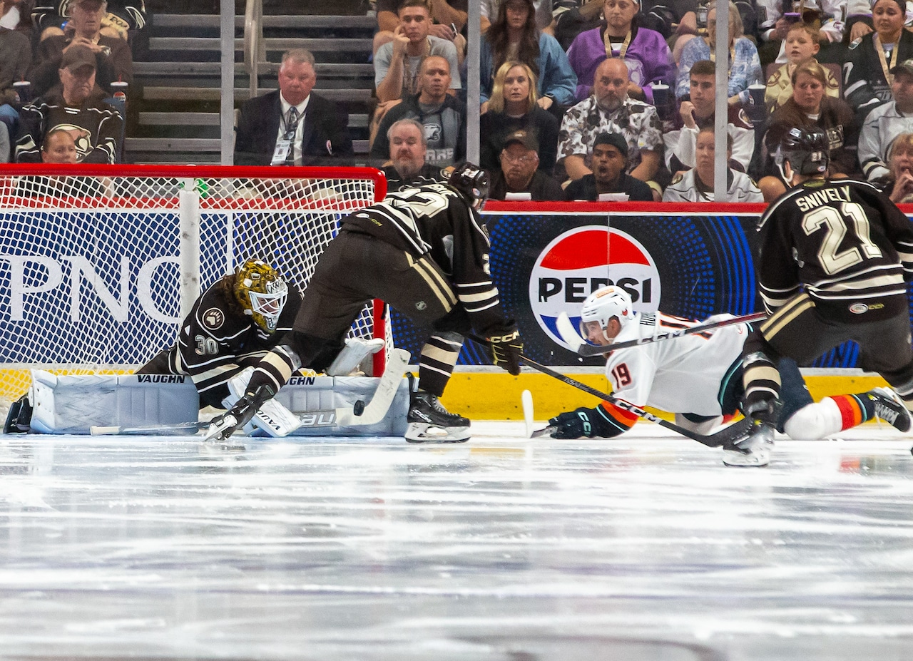 Hershey Bears’ Coach Todd Nelson Trusts Hunter Shepard in Game 5 Win