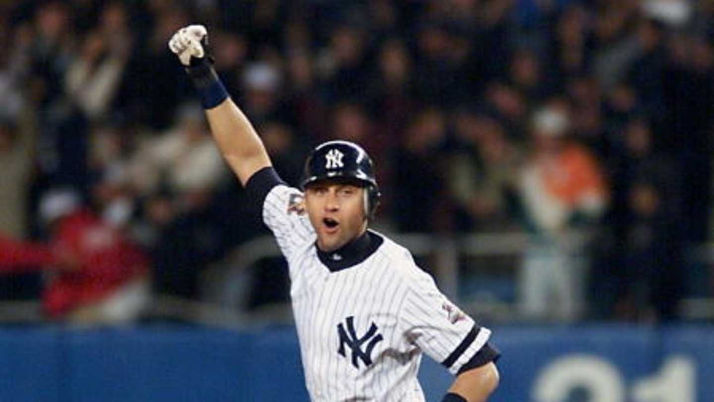 Derek Jeter’s Classy Gesture for Vendor Who Caught ‘Mr. November’ Ball