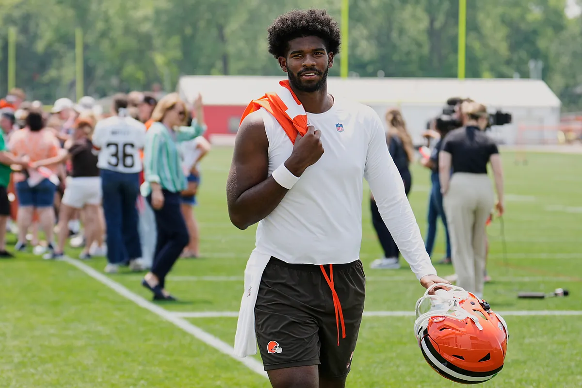 Drama in Cleveland: Shedeur Sanders and Joe Flacco’s Tense Exchange