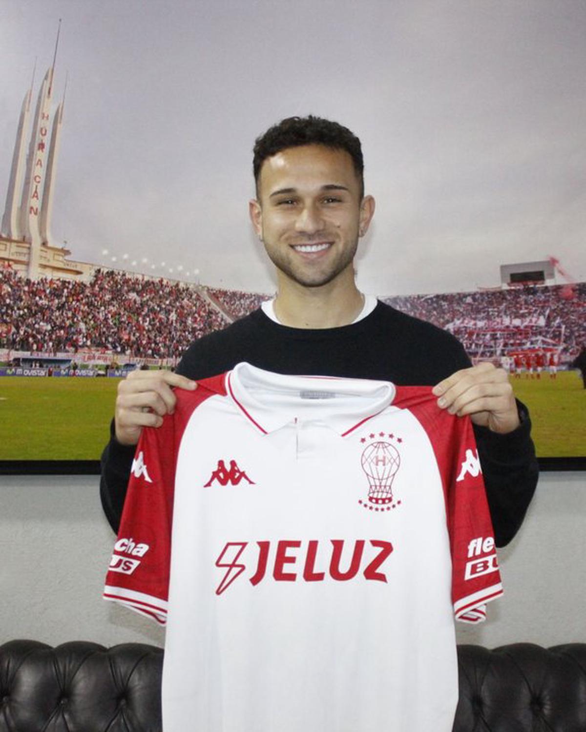 Juan Bisanz Joins Huracán as First Reinforcement for Clausura 2025
