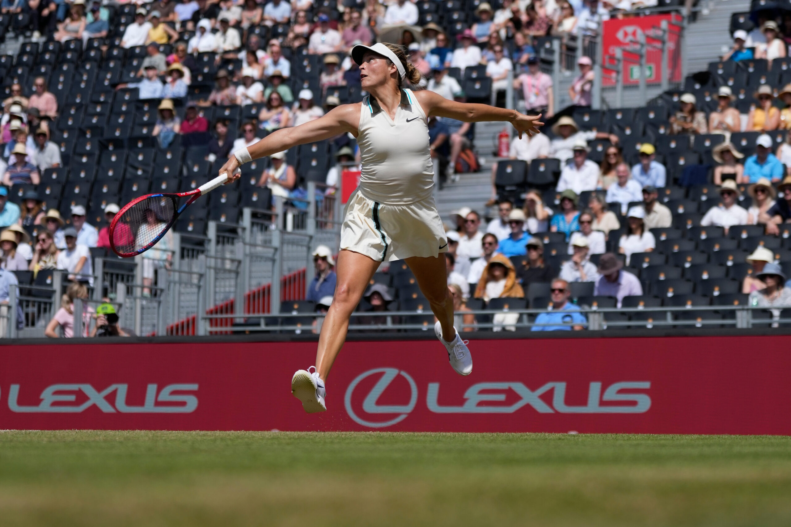 ‘I’m still here!’ Maria, 37, Stuns Rybakina to Reach Queen’s Semis | FYM News