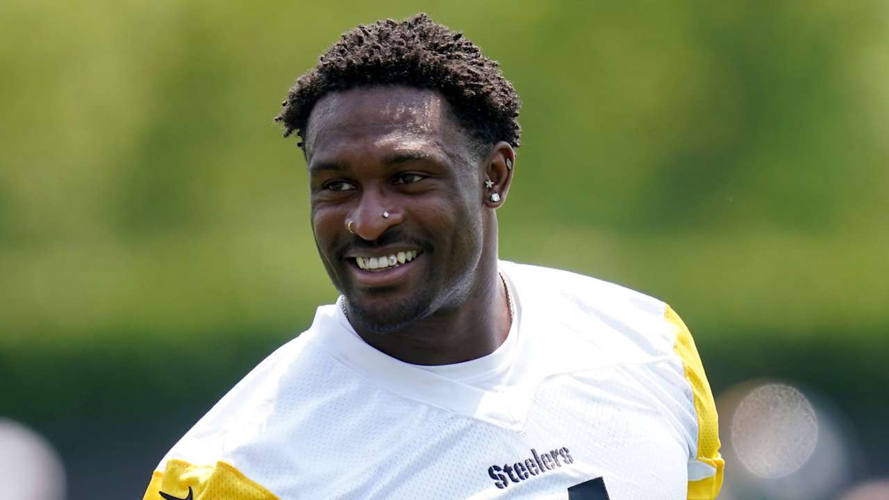 Aaron Rodgers and DK Metcalf: The Dynamic Duo Powering the Steelers