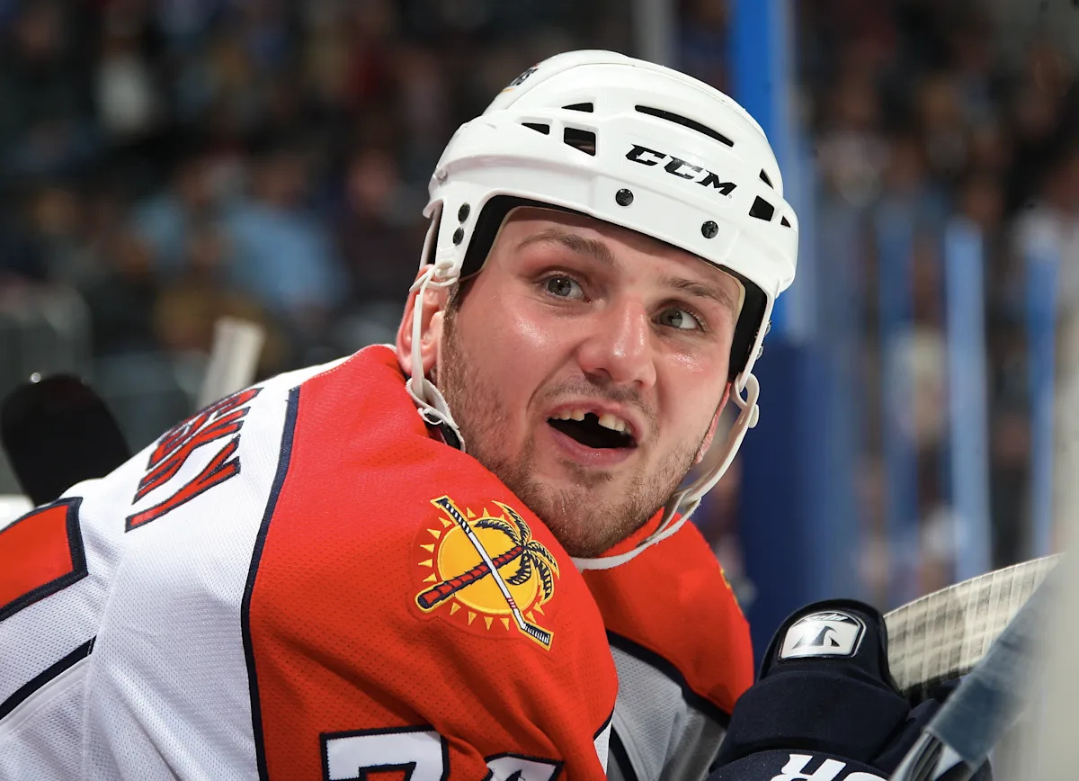 Ex-NHL Enforcer Nick Tarnasky in Viral Golf Course Fight: Youth Hockey Team Investigating