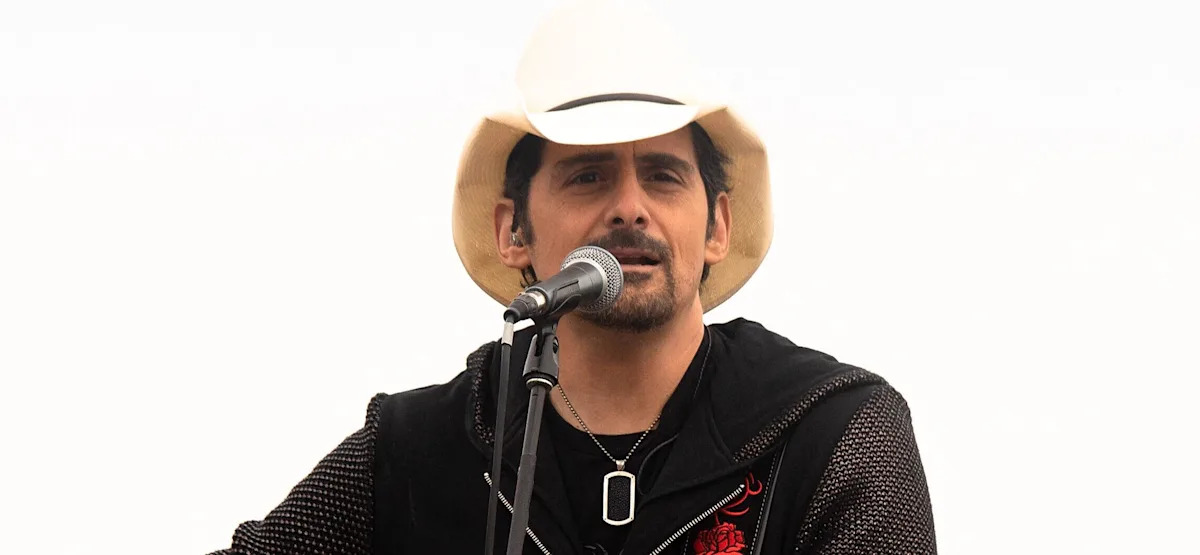 Brad Paisley’s Hilarious Mid-Show ‘Arrest’: A Comedy Sketch with Local Police