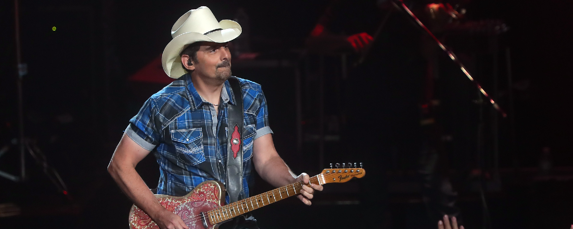 Brad Paisley Honored by Bridgeport Police on Stage with ‘Mr. Policeman’