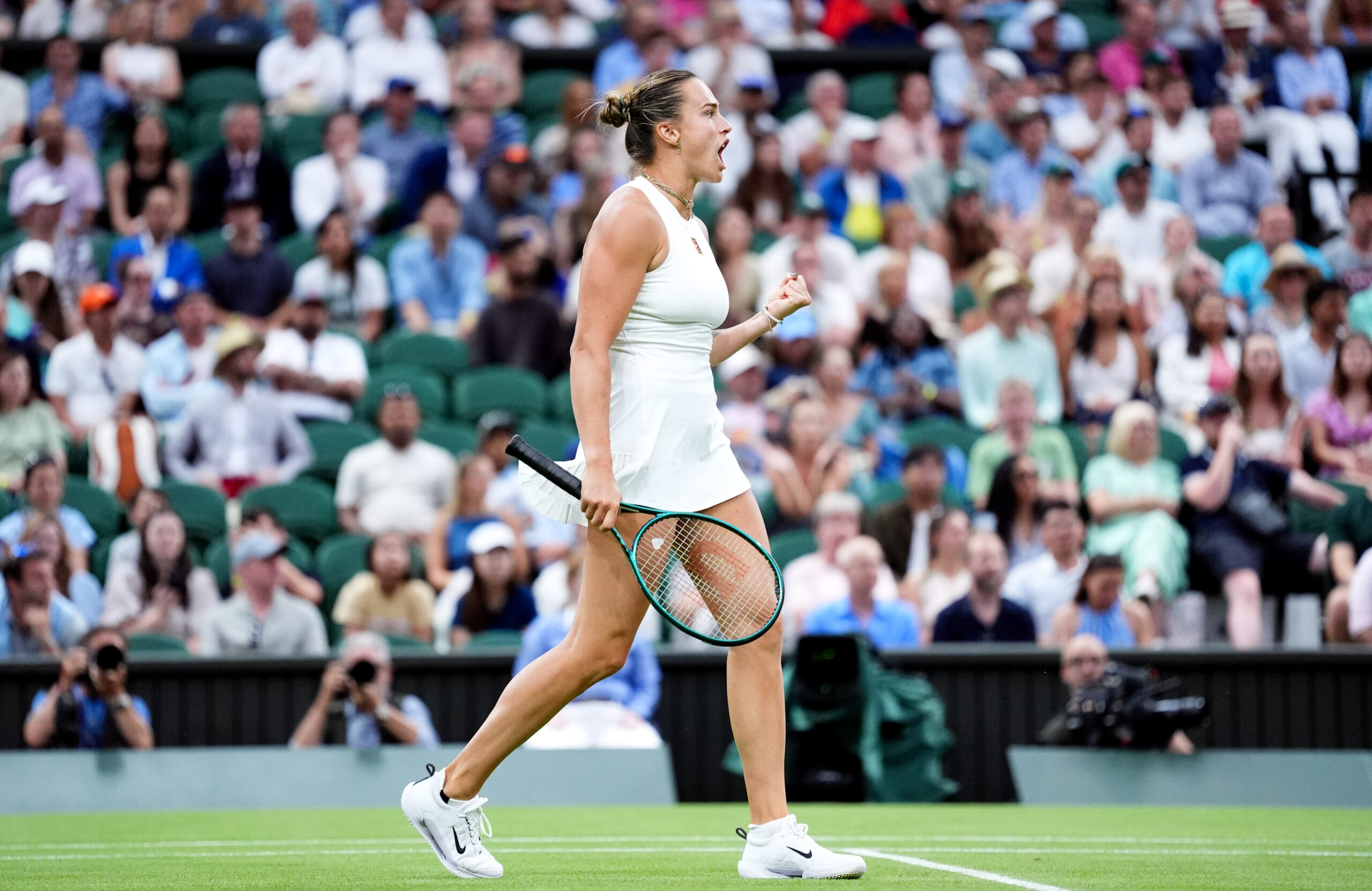 Sabalenka Defeats Raducanu: Get Your 2025 Wimbledon Bracket!