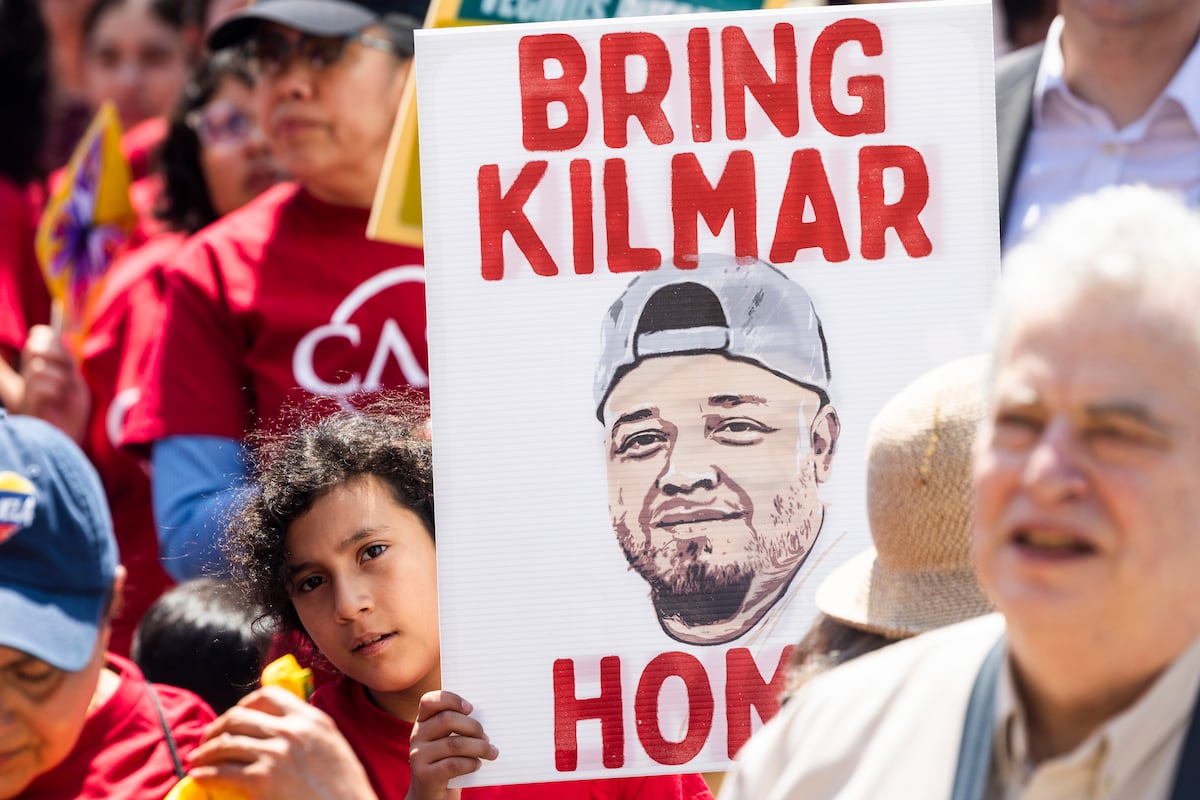 Kilmar Abrego García: Judge Halts Release | FYM News