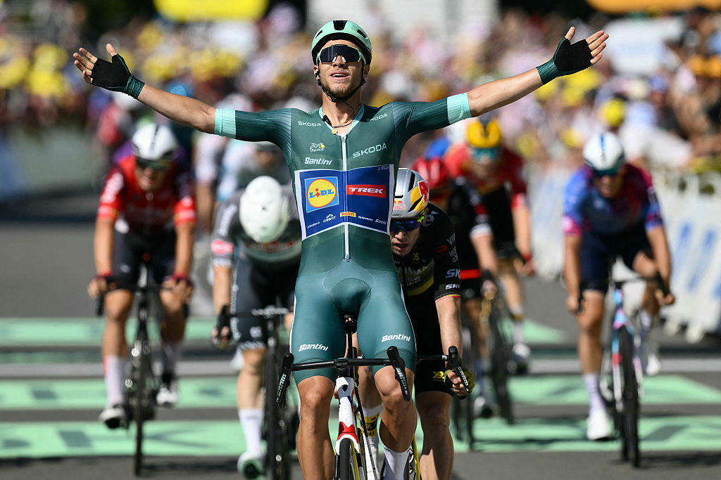 Jonathan Milan Wins Tour de France Stage 8 Sprint in Laval – FYM News