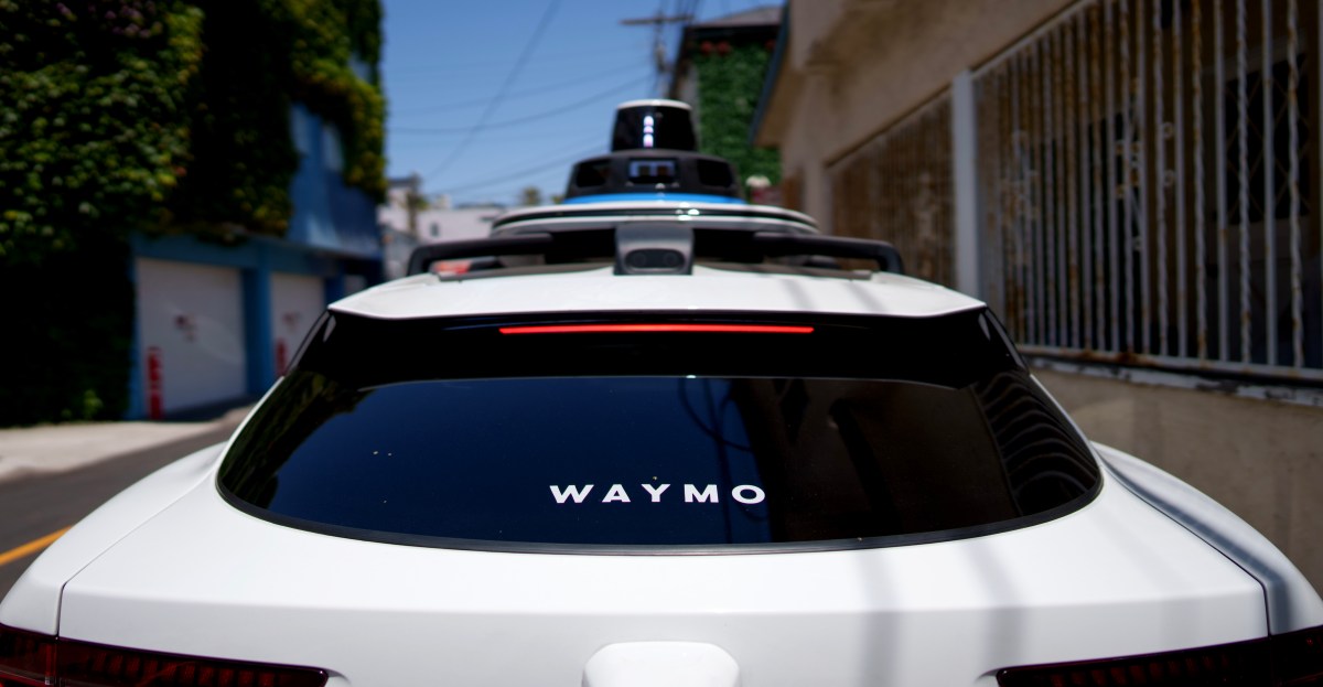 Waymo Expands Austin Robotaxi Map, Challenging Tesla’s Self-Driving Dominance | FYM News