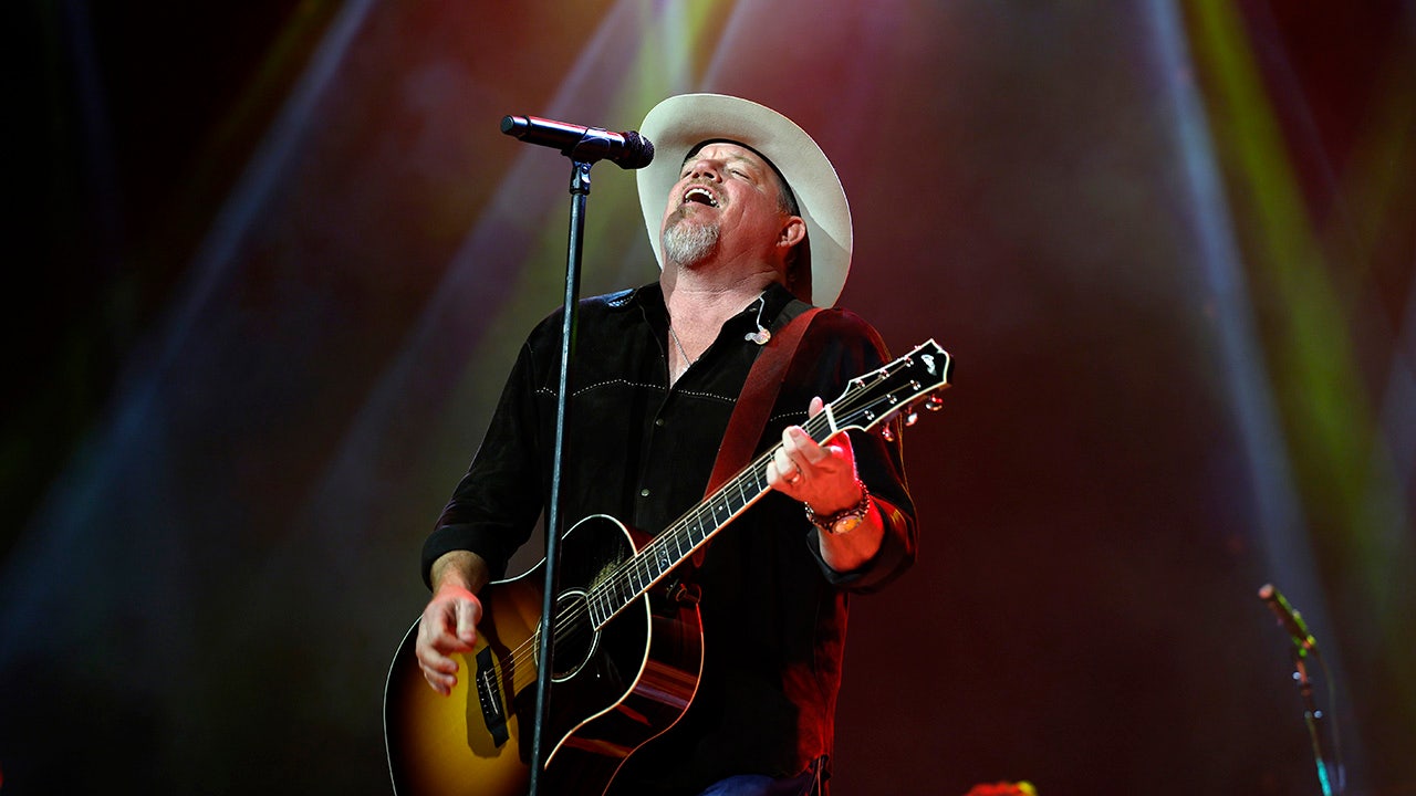 Pat Green Concert for Texas Flood Relief After Family Tragedy | FYM News