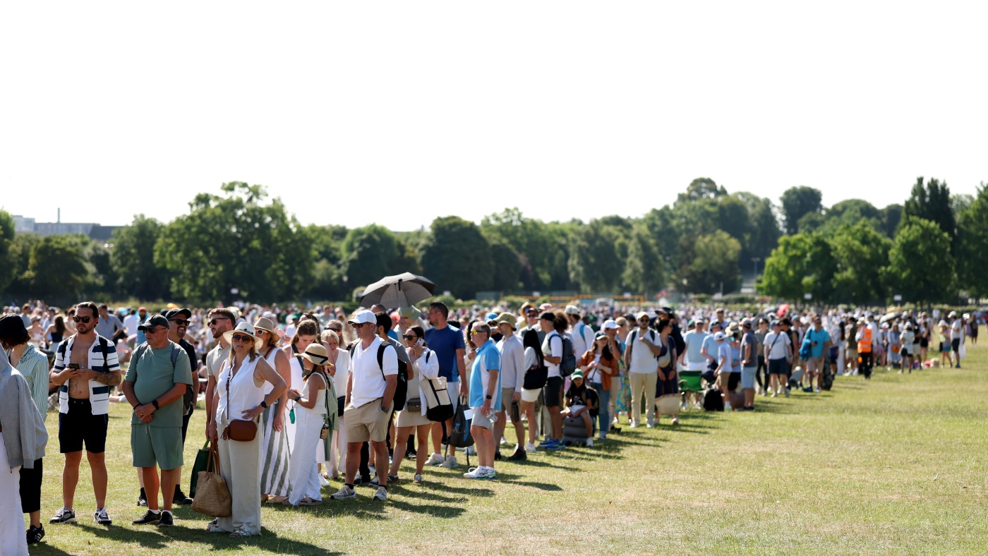 Wimbledon Ticket Prices: Camping in The Queue for the Best Seats | FYM News