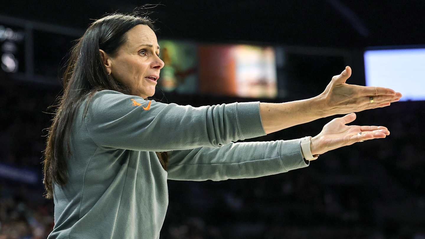 Sandy Brondello Clarifies Liberty-Lynx Rivalry | FYM News