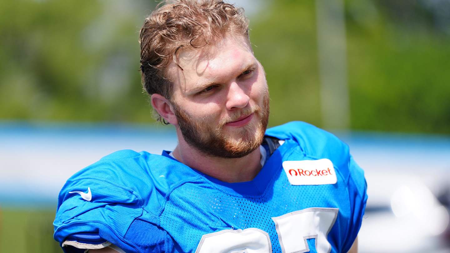 Aidan Hutchinson’s Critique of Colston Loveland’s Viral Rookie Skit | FYM News