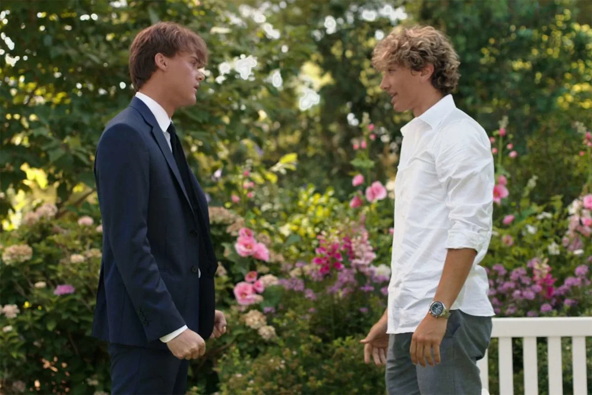 Christopher Briney on Conrad and Jeremiah’s “Brutal” Relationship | FYM News