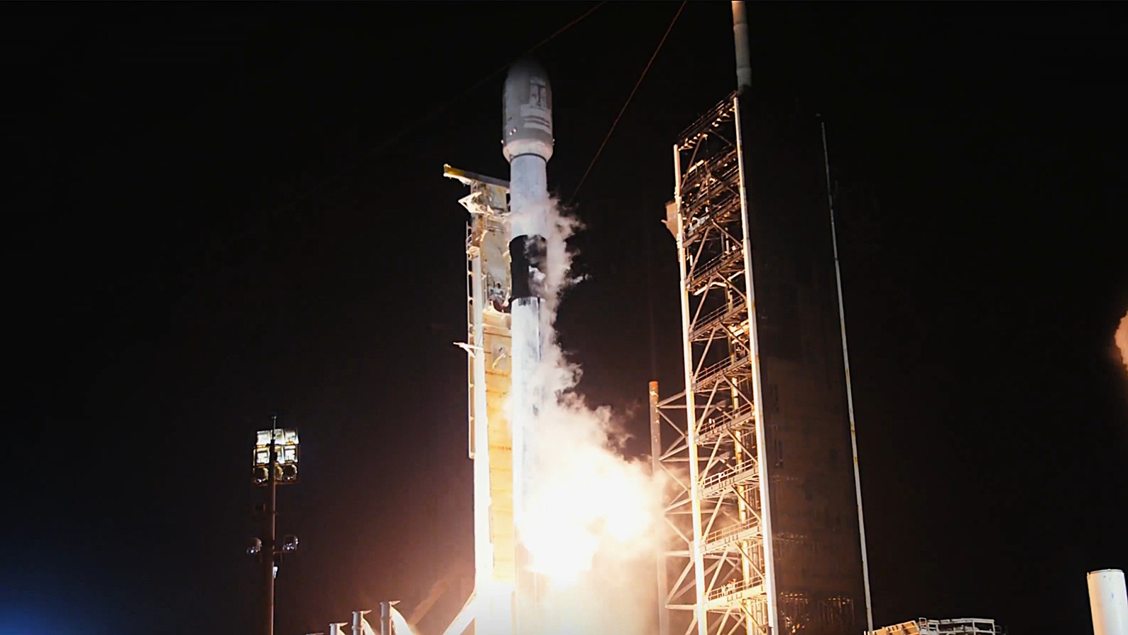 SpaceX Launches Starlink Satellites on Record-Breaking 30th Flight – FYM News