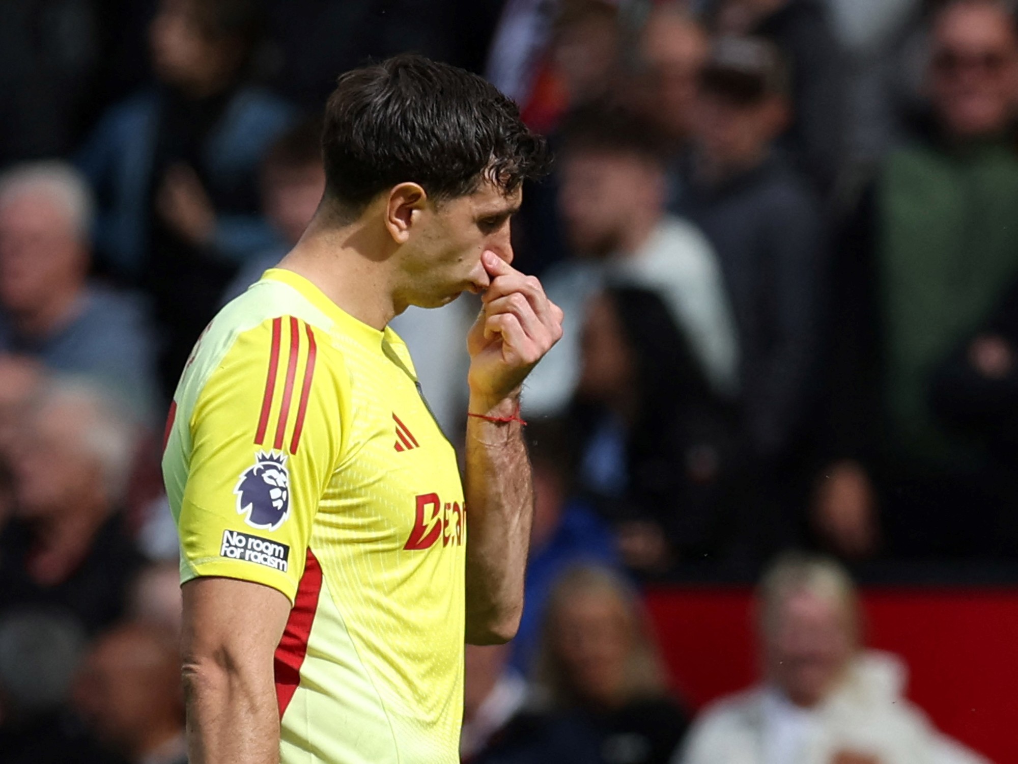 ¿Por qué Dibu Martínez no está en el debut del Aston Villa en la Premier League?