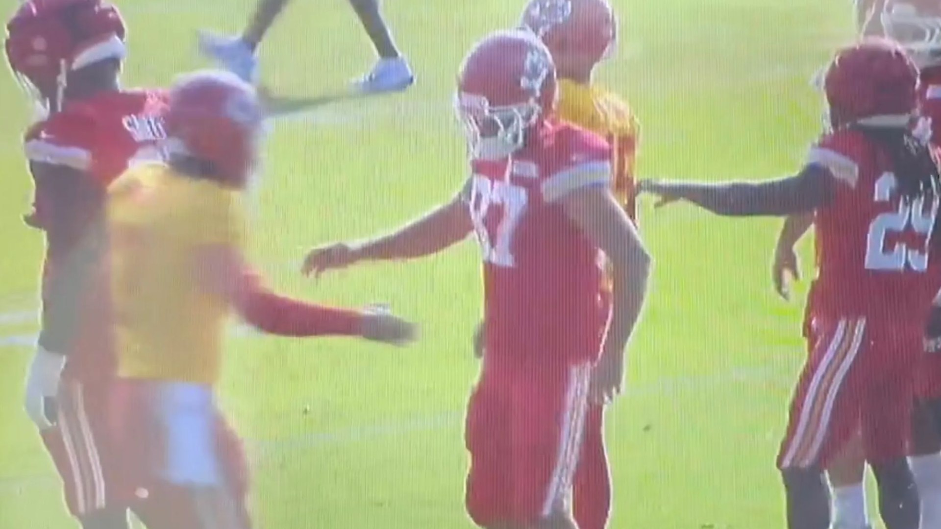 NFL Fans Spot Travis Kelce and Gardner Minshew’s Interaction in Kansas City Chiefs Practice After Patrick Mahomes Moment