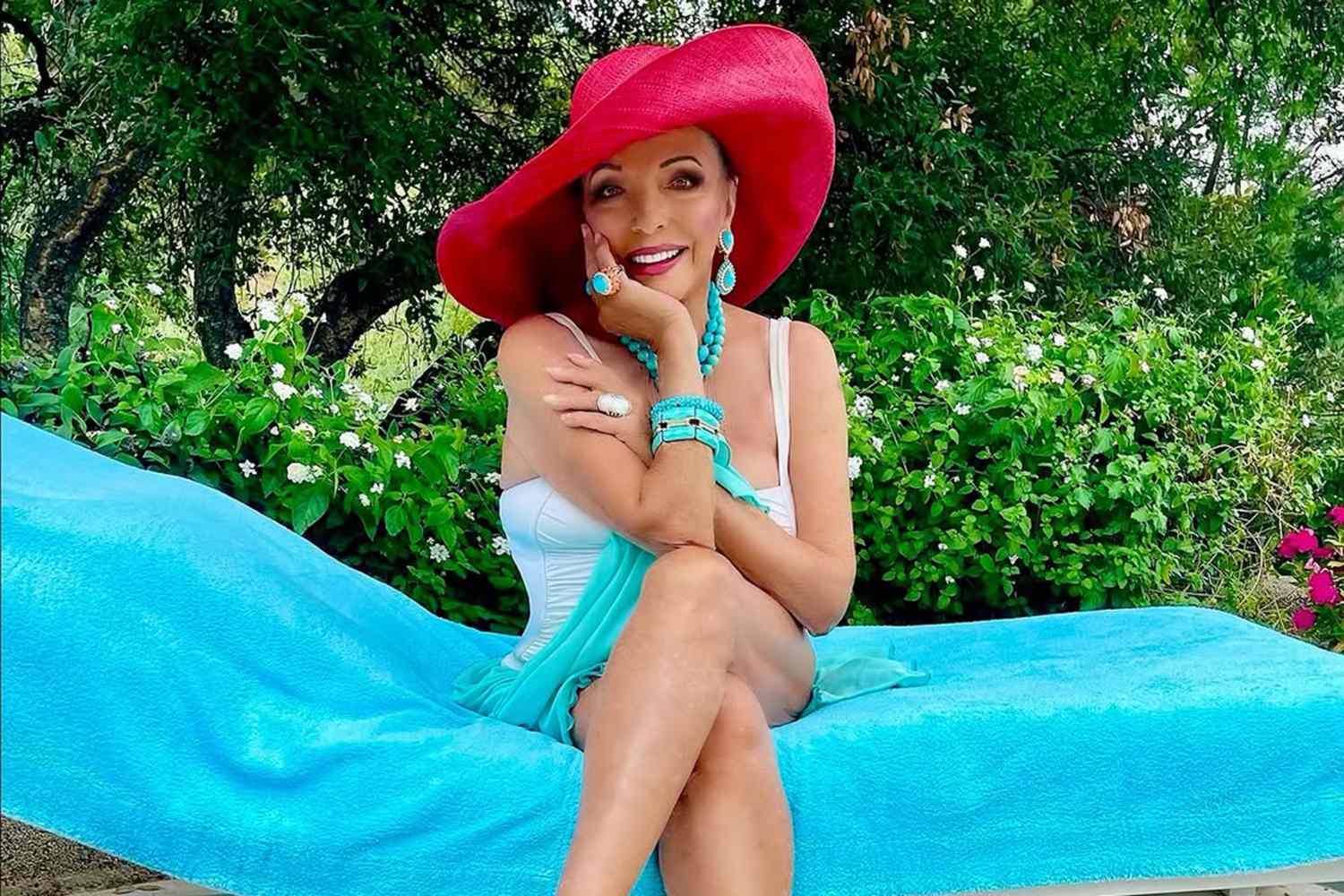 Joan Collins’ Poolside Style: One-Piece Swimsuit & Sarong – Get the Look