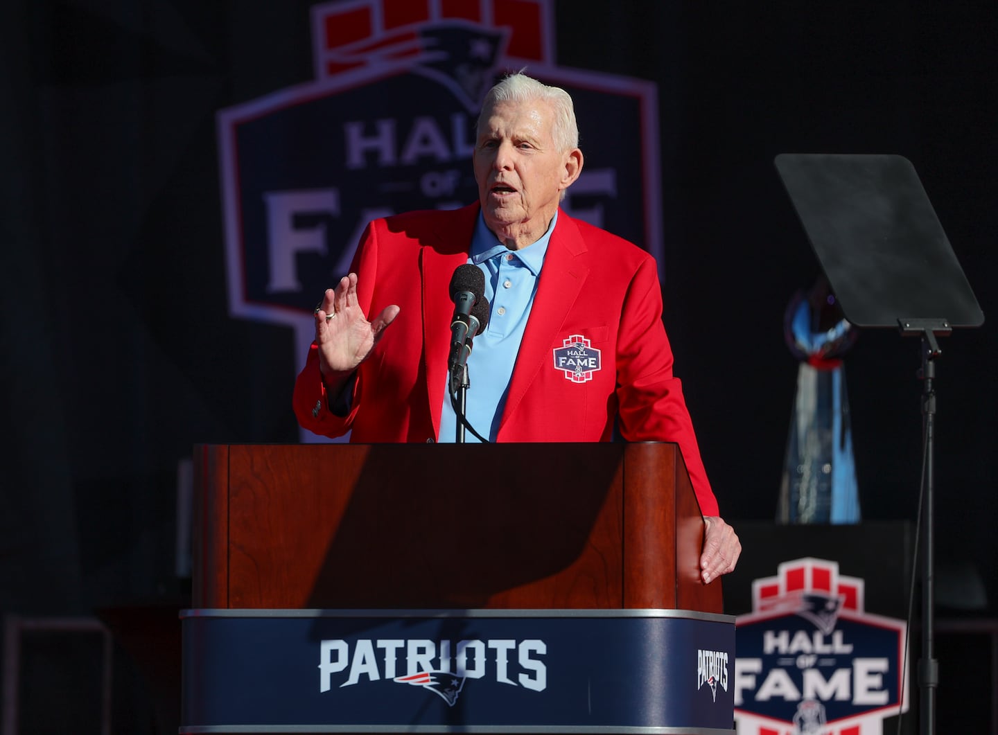 Bill Parcells and Julian Edelman Enter Patriots Hall of Fame: Kraft Praises Parcells’ Impact