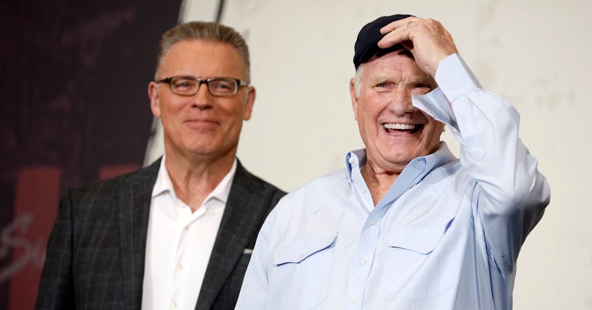 Terry Bradshaw’s Relationship Raises Eyebrows: Howie Long’s Partner ‘Concerned’