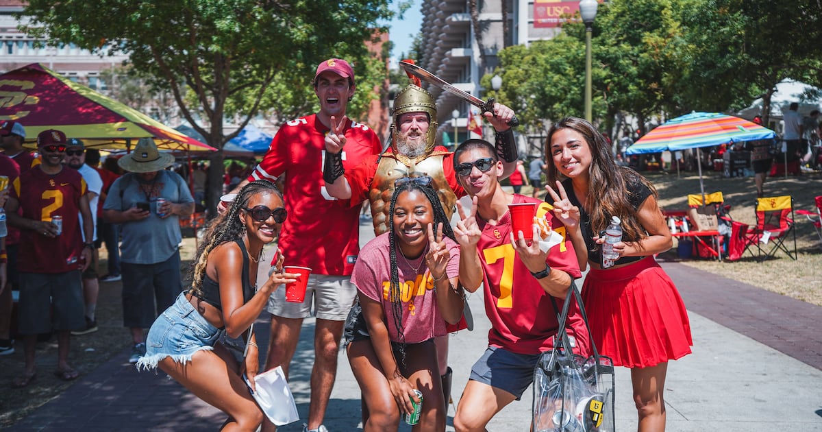 USC Football Attendance Drops Amid Heat and High Prices – FYM News