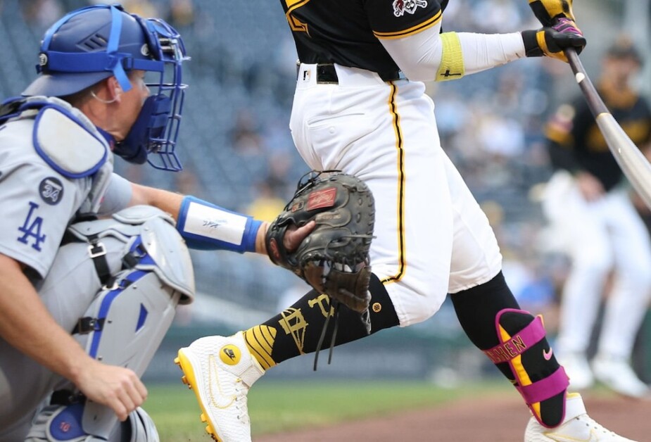 Dodgers’ Will Smith Exits Pirates Game with Hand Contusion: Injury Update