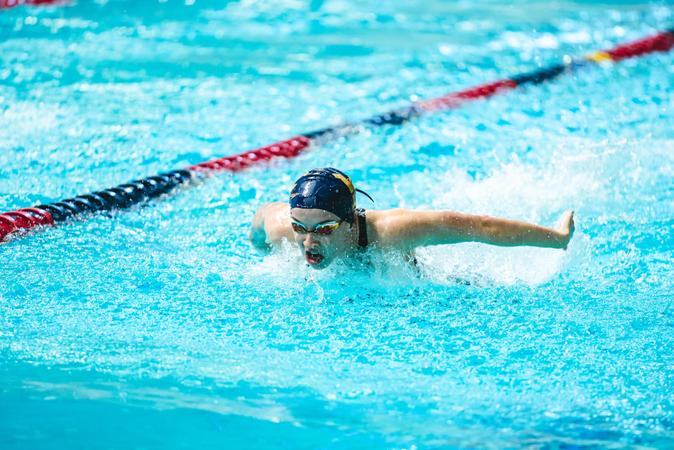Gilligan’s Top 10 Finish Highlights WVU Swimming at FSU Invite