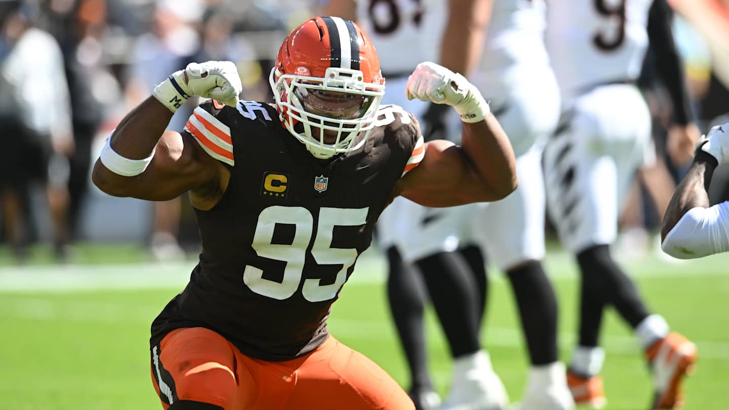 Myles Garrett Sends Warning to Pittsburgh Steelers Fans | FYM News
