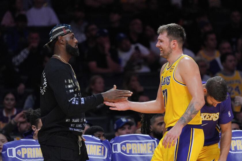 Kings Rally to Beat Lakers: Doncic’s Sharp Performance Not Enough – FYM News