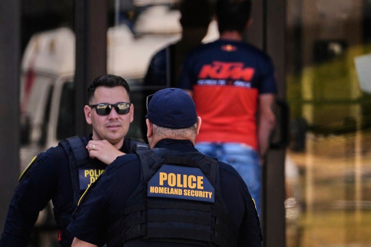 ICE Detains Dad Applying for Green Card: What It Means for Immigrants