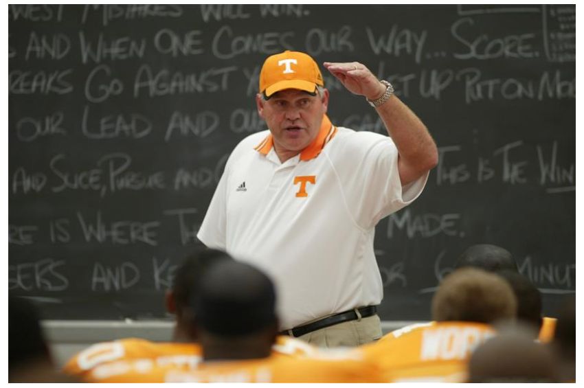 Phillip Fulmer Receives Paul “Bear” Bryant Lifetime Achievement Award | FYM News