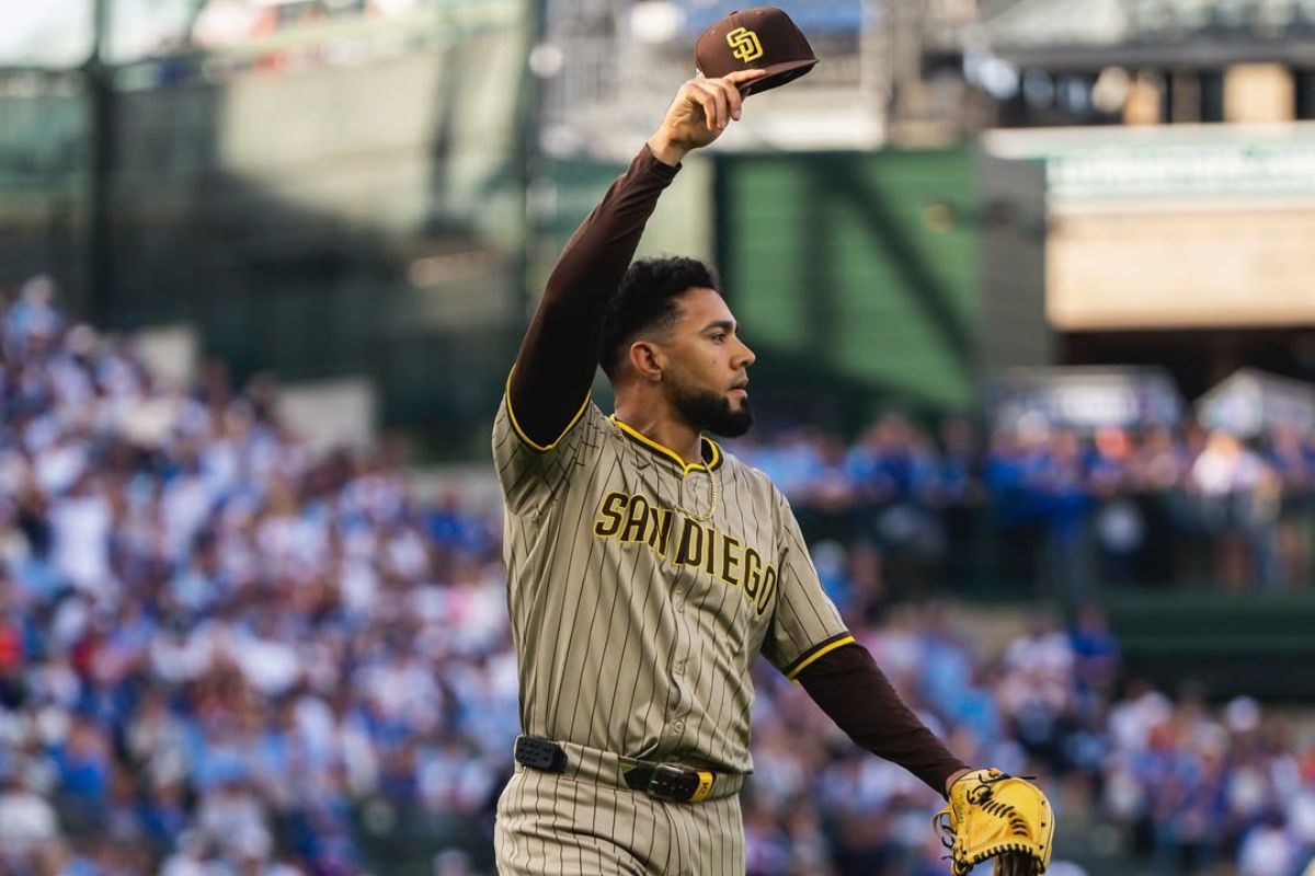 Robert Suárez salva la victoria de los Padres y se codea con El Kid Rodríguez