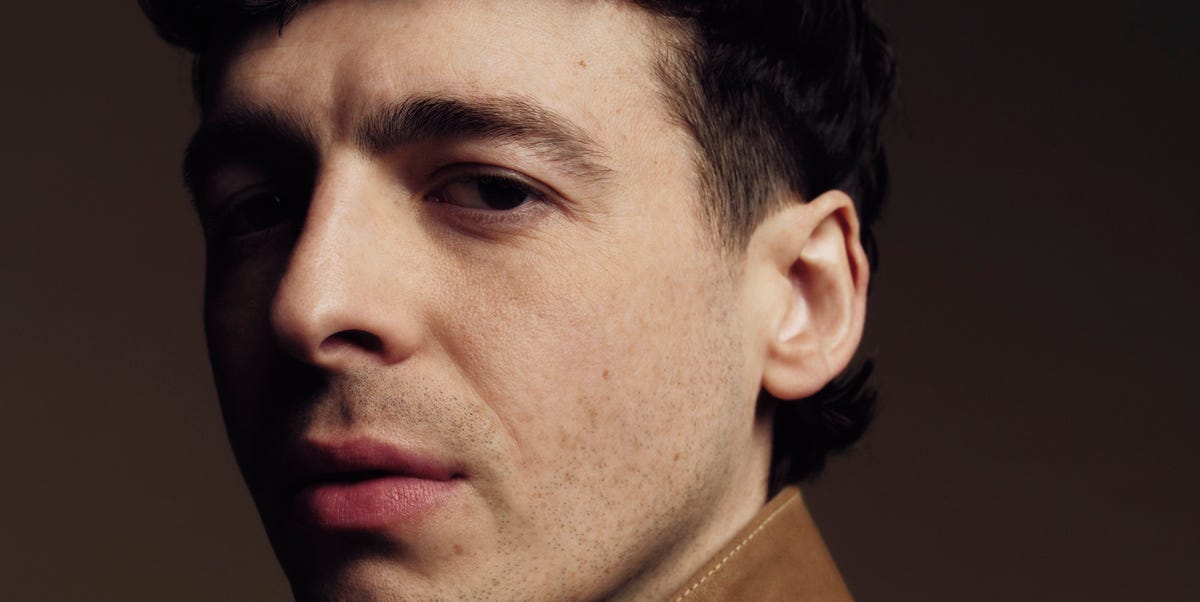 House of Guinness: Anthony Boyle on Nude Scenes & Irish History | FYM News