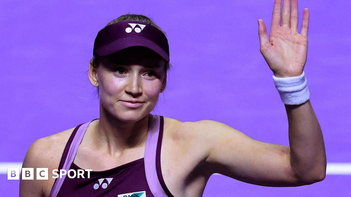 Elena Rybakina Shocks Iga Swiatek at WTA Finals | FYM News