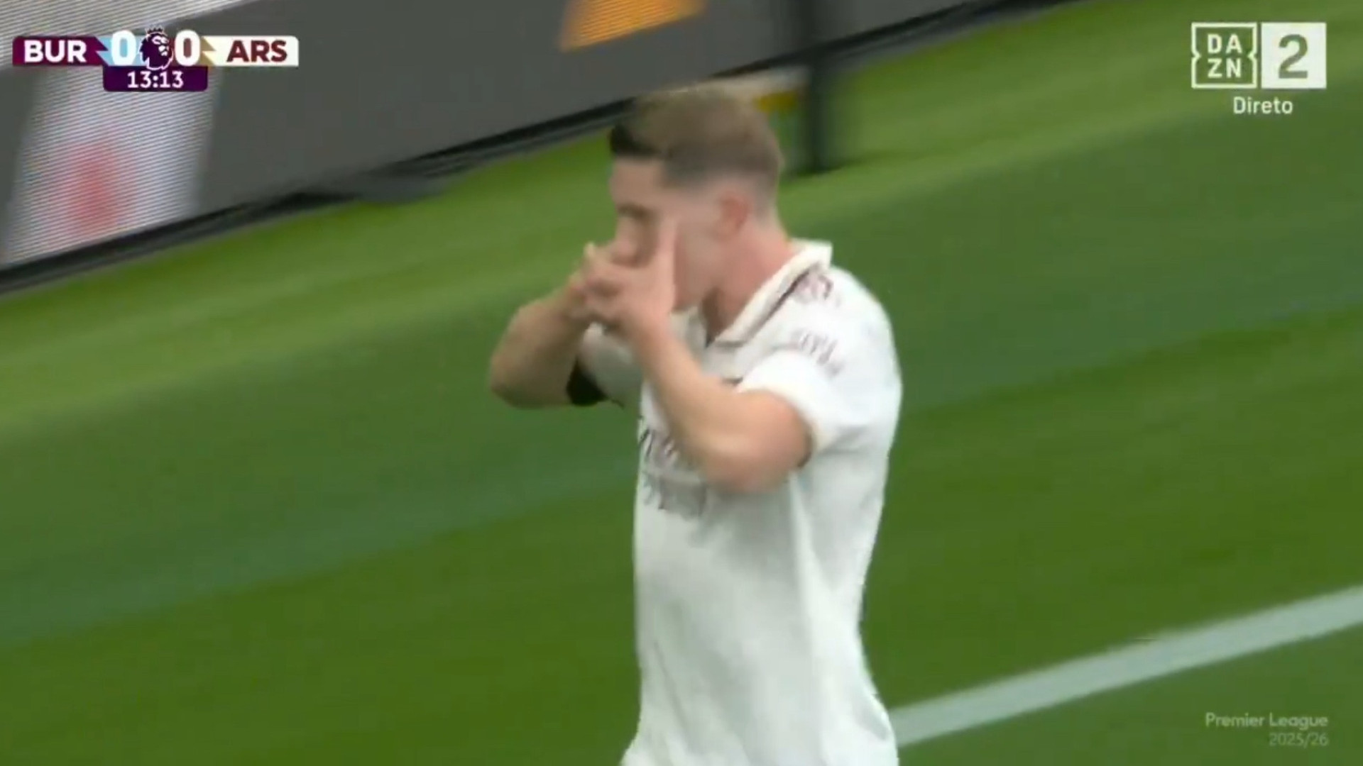 Viktor Gyökeres’ Improbable Goal Sends Arsenal Fans into Frenzy