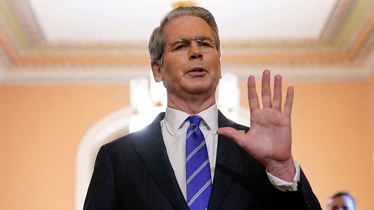 Bessent Warns Supreme Court Tariff Ruling Would Hurt Americans